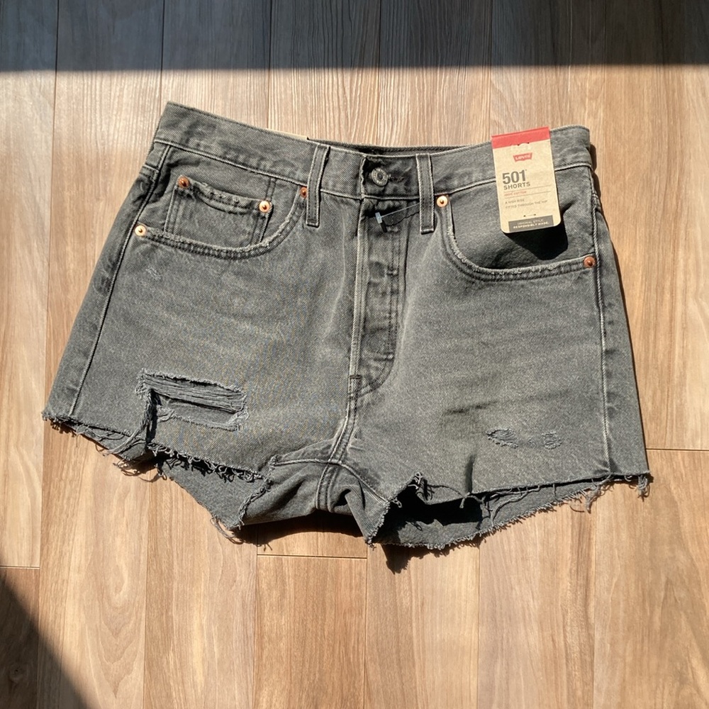 🟢Relist7/13 🟢Levi’s distressed high rise 501 jean cotton denim short cutoff 30 - Picture 8 of 16